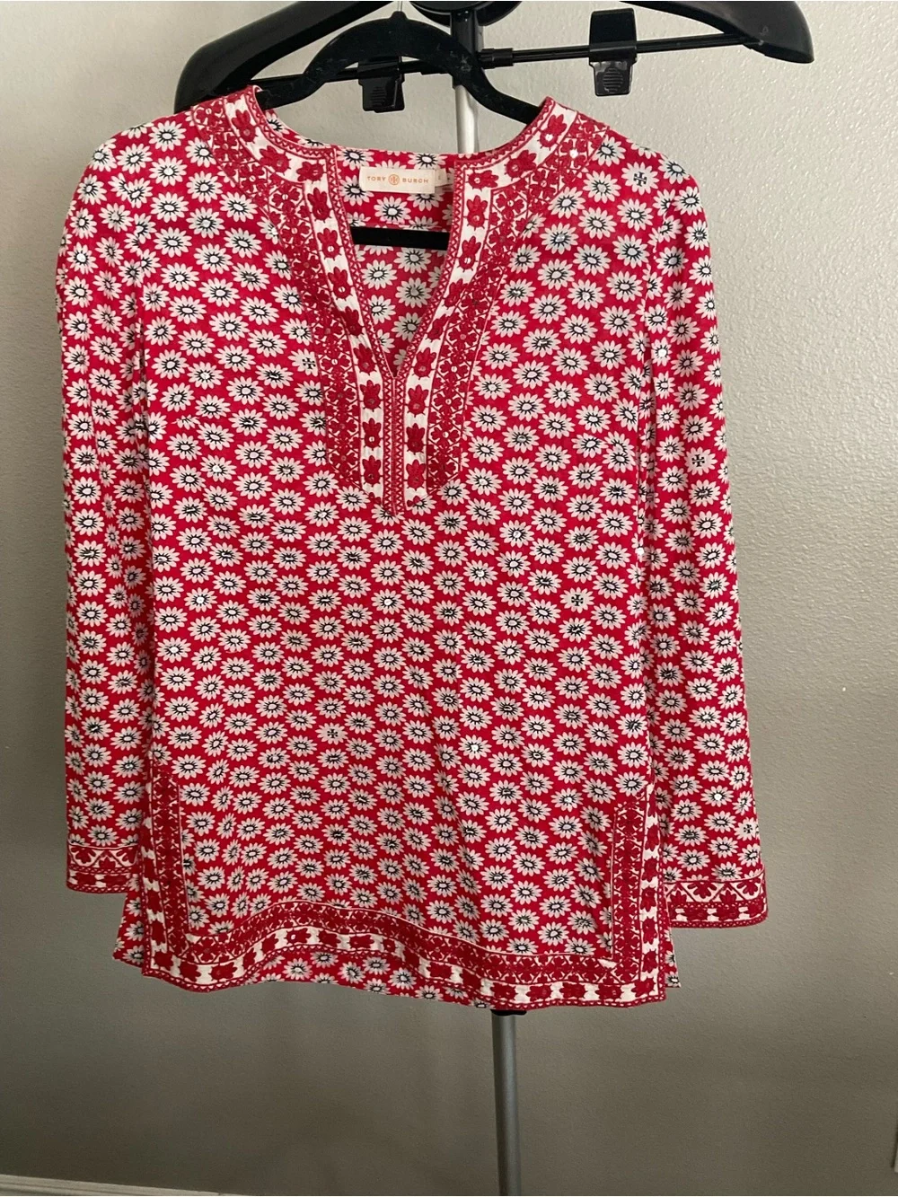 Tory Burch Jayne Nantucket Red and white Daisy Floral Embroidered Tunic blouse
